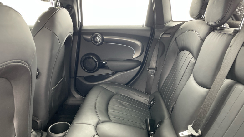 MINI Hatchback 1.5 Cooper Exclusive Premium 5dr Petrol Hatchback